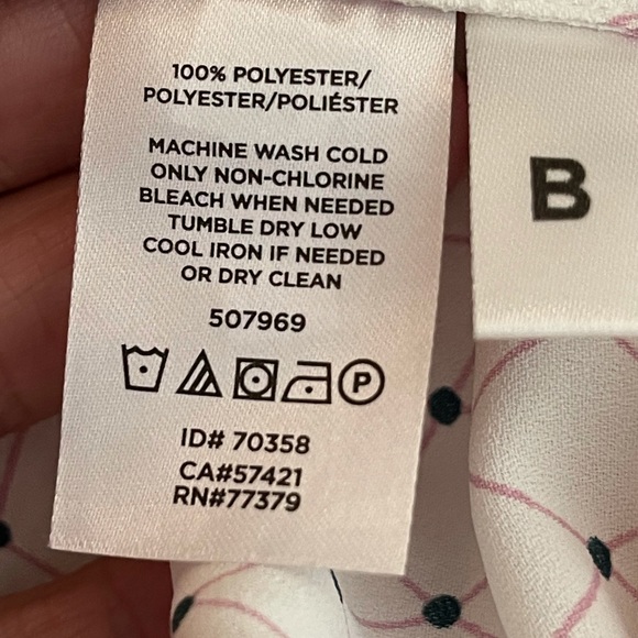 Ann Taylor Blouse 👚 - Picture 4 of 4